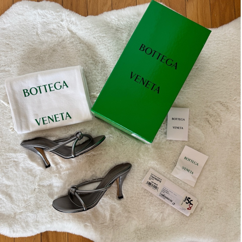 Authentic Bottega Veneta Blink Sandal Lamina Smooth Silver Metallic size 38 NIB - Picture 8 of 9